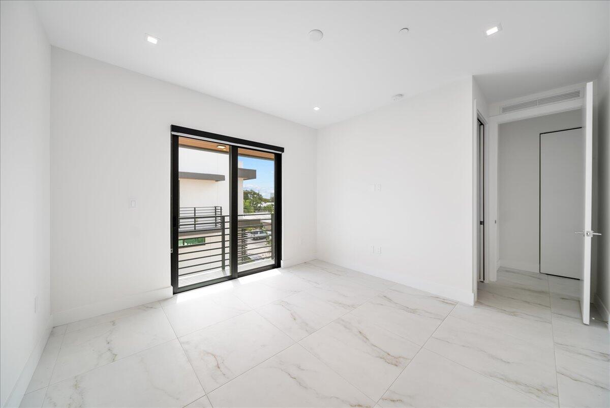 1052 N Victoria Park Fort Lauderdale, FL 33304