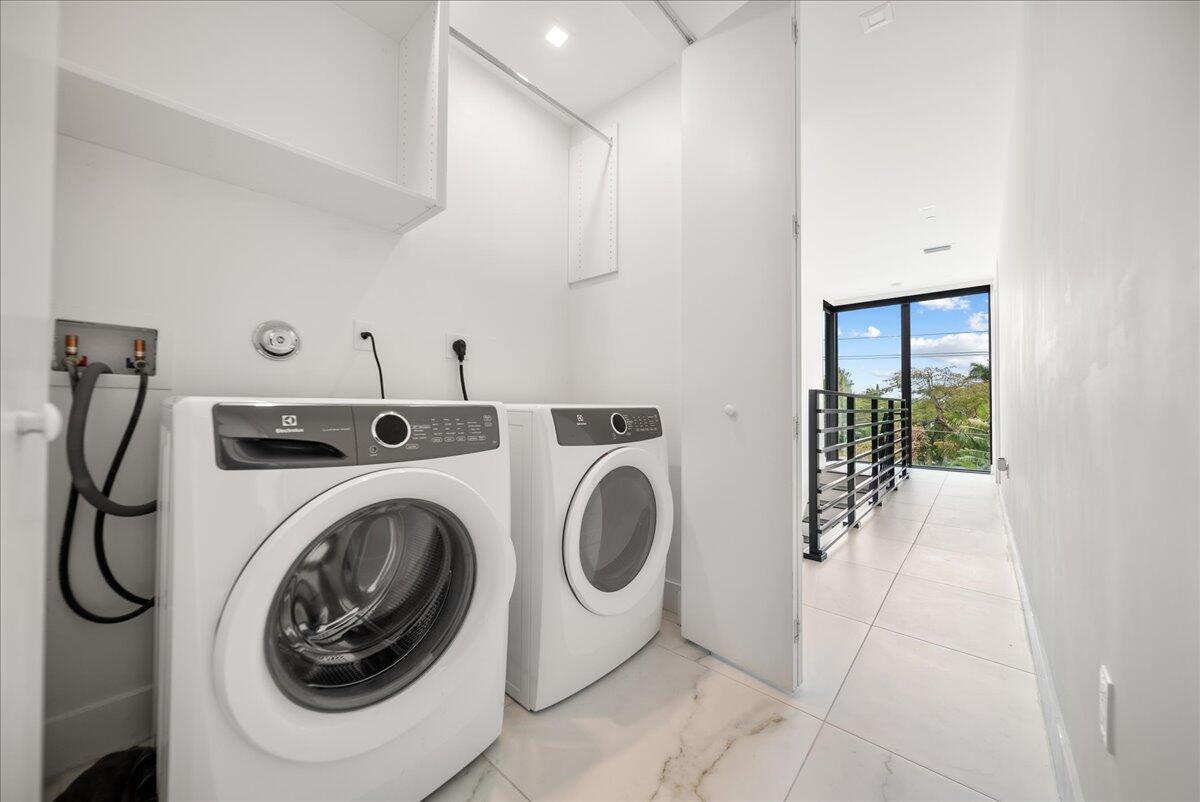 1052 N Victoria Park Fort Lauderdale, FL 33304