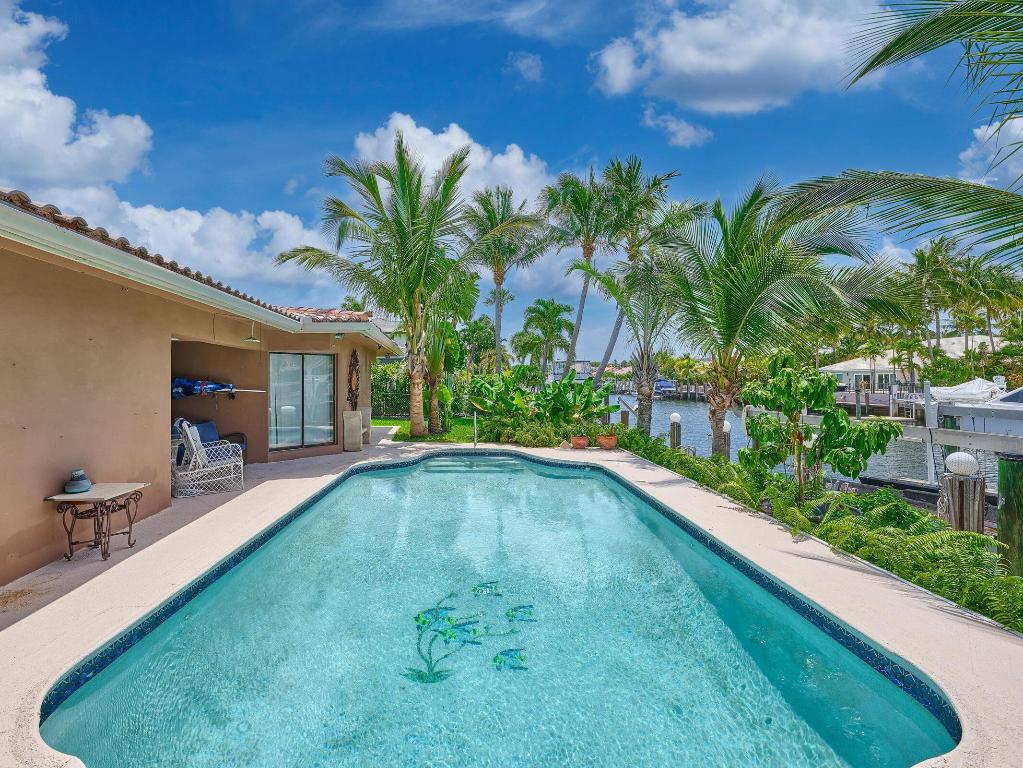 2810 NE 48th Lighthouse Point, FL 33064