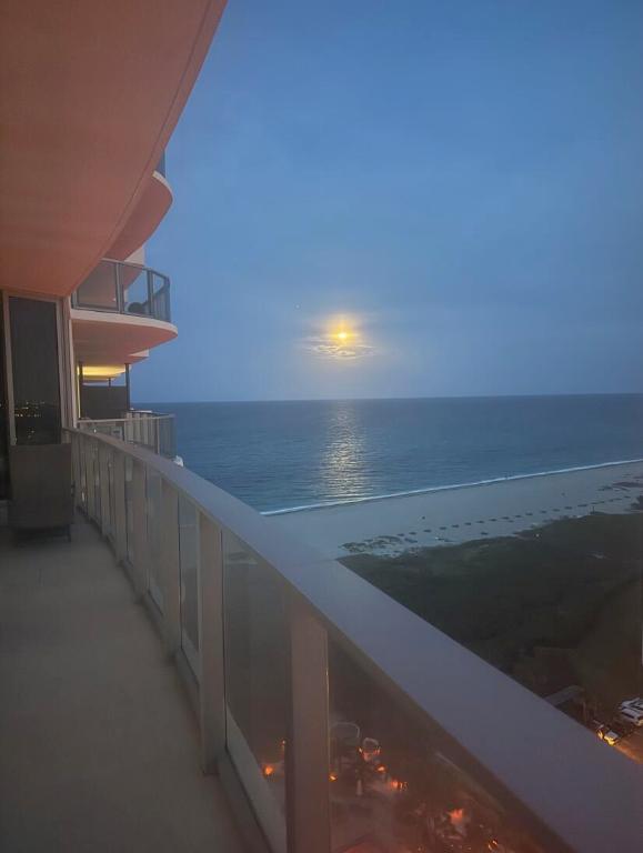 3100 N Ocean #H-1508 & H-1509 Singer Island, FL 33404