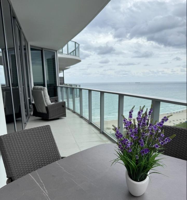 3100 N Ocean #H-1508 & H-1509 Singer Island, FL 33404