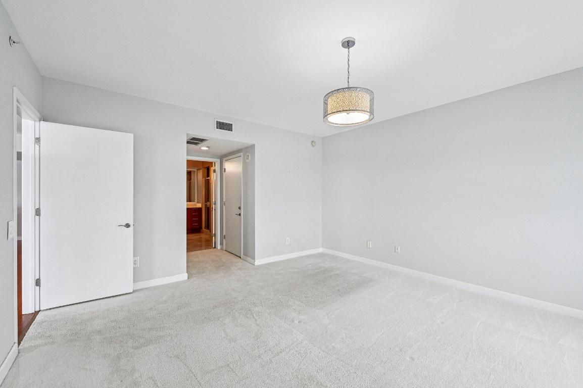 2650 Lake Shr #1006 Riviera Beach, FL 33404