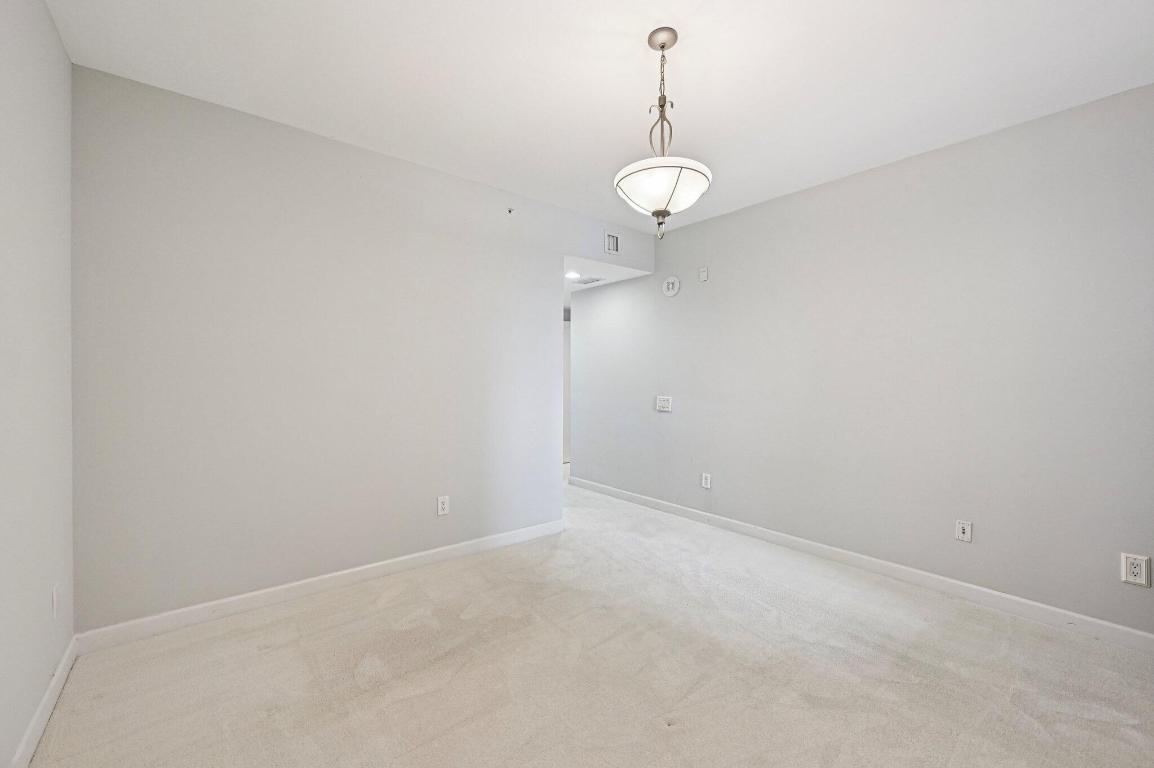 2650 Lake Shr #1006 Riviera Beach, FL 33404