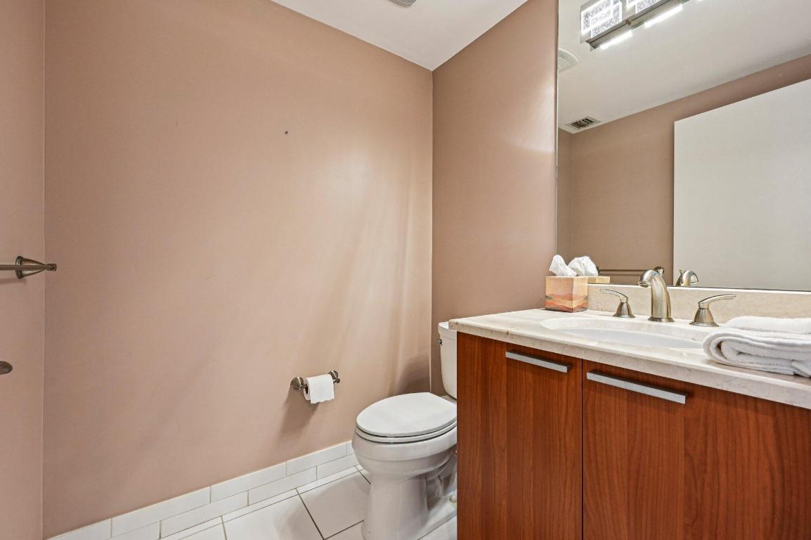 2650 Lake Shr #1006 Riviera Beach, FL 33404