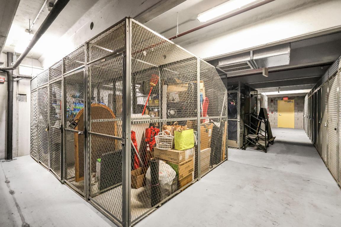 2650 Lake Shr #1006 Riviera Beach, FL 33404