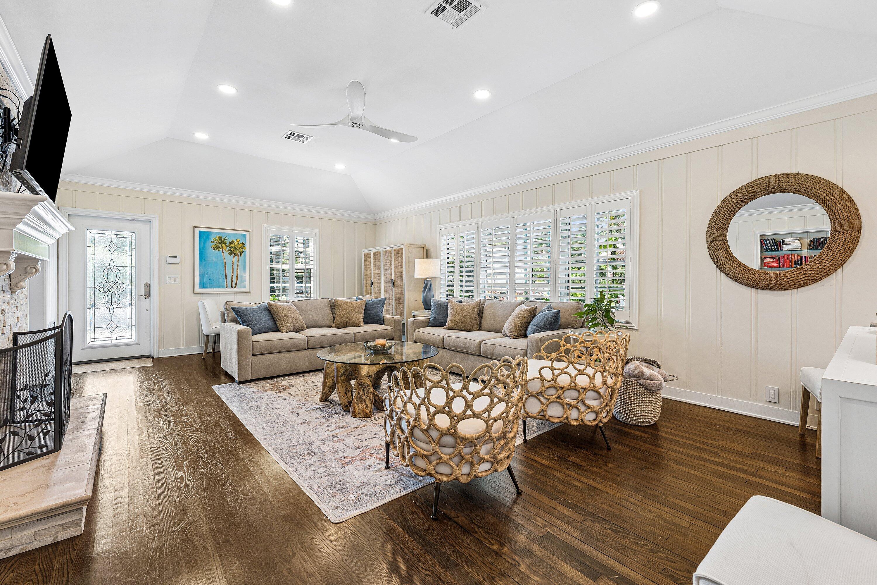 1101 Thomas Delray Beach, FL 33483