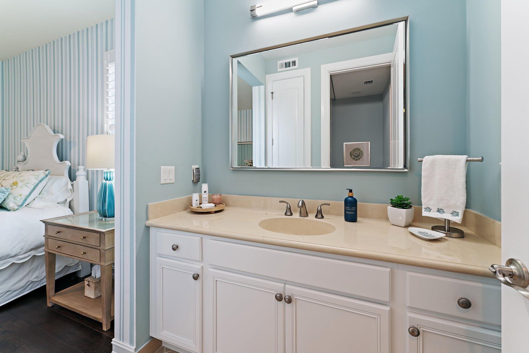 170 Carmela Jupiter, FL 33478