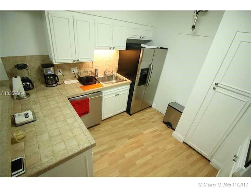 image King Cole Condominium9