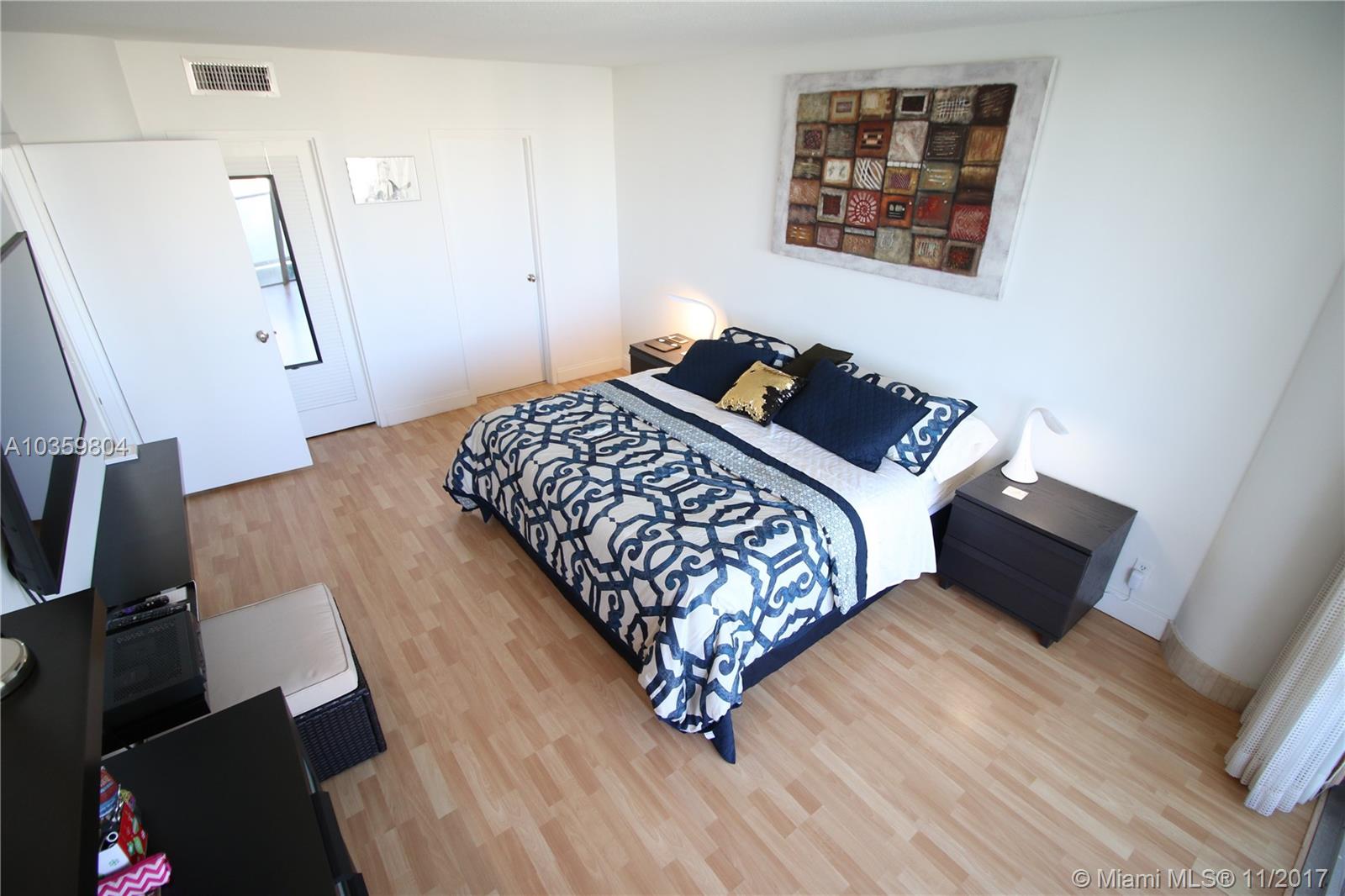 image King Cole Condominium12