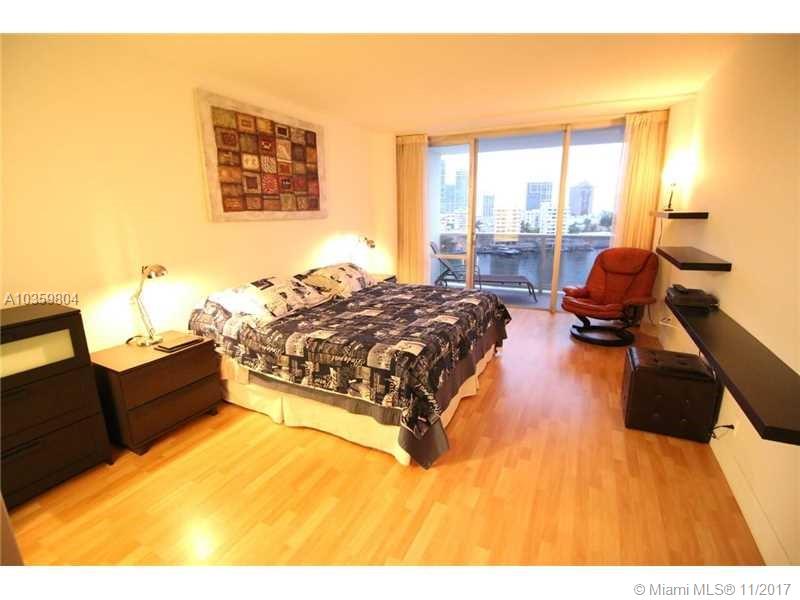 image King Cole Condominium16