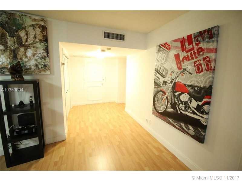 image King Cole Condominium23