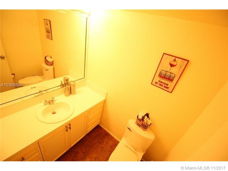 image King Cole Condominium24