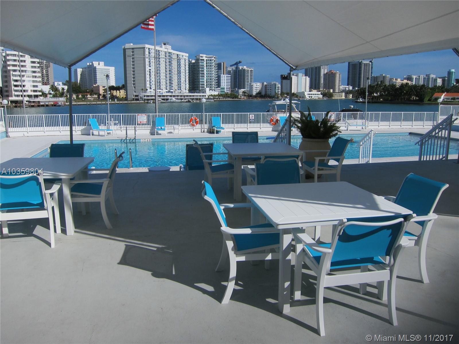 image King Cole Condominium32