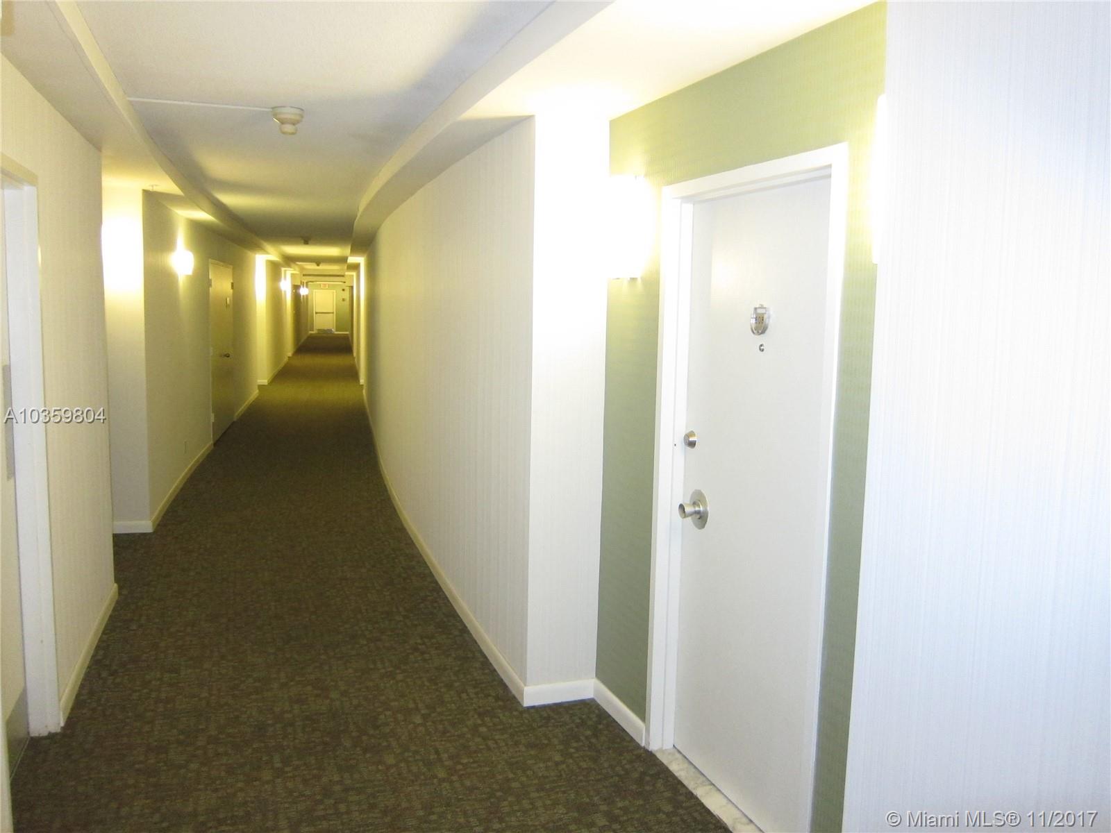 image King Cole Condominium38
