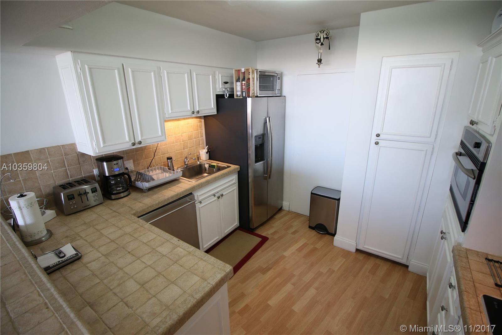 image King Cole Condominium42