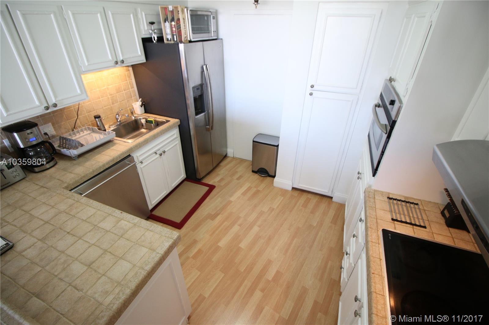 image King Cole Condominium58