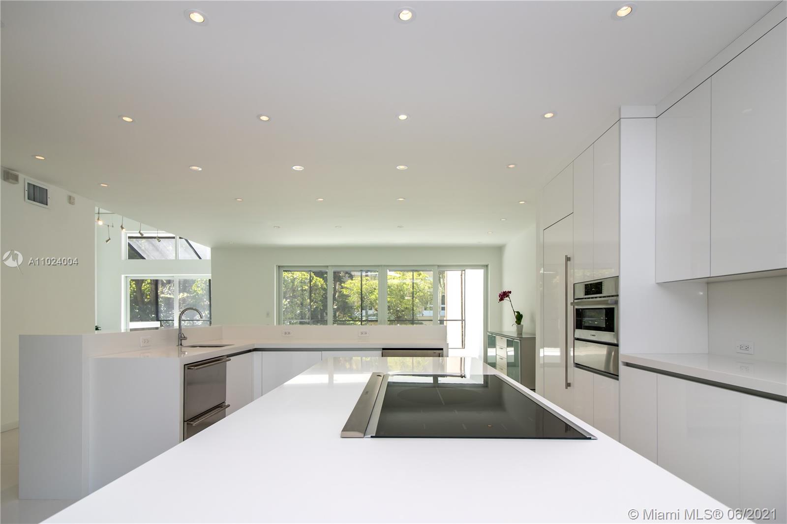 2000 S Bayshore Dr #5 Miami, FL 33133