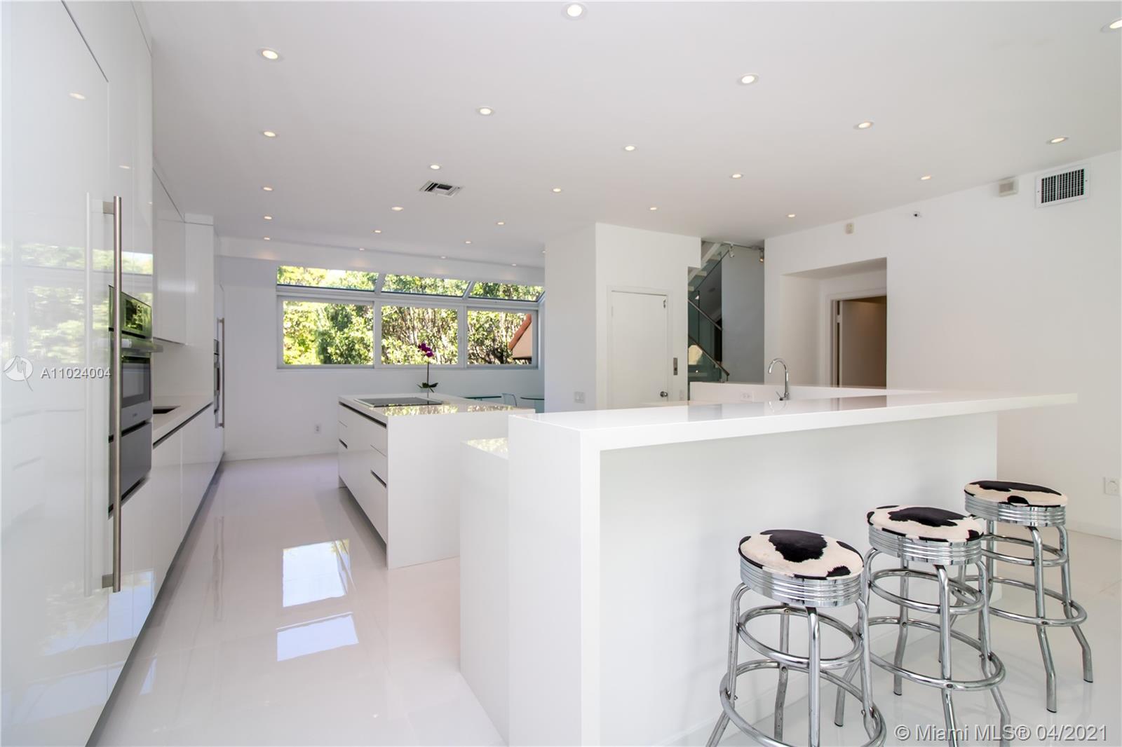 2000 S Bayshore Dr #5 Miami, FL 33133