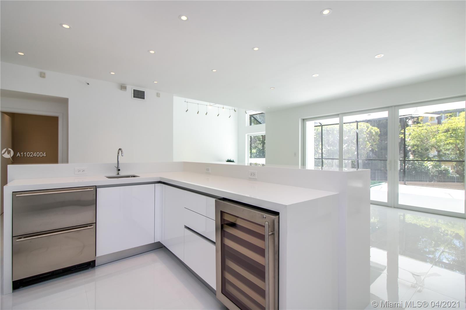 2000 S Bayshore Dr #5 Miami, FL 33133