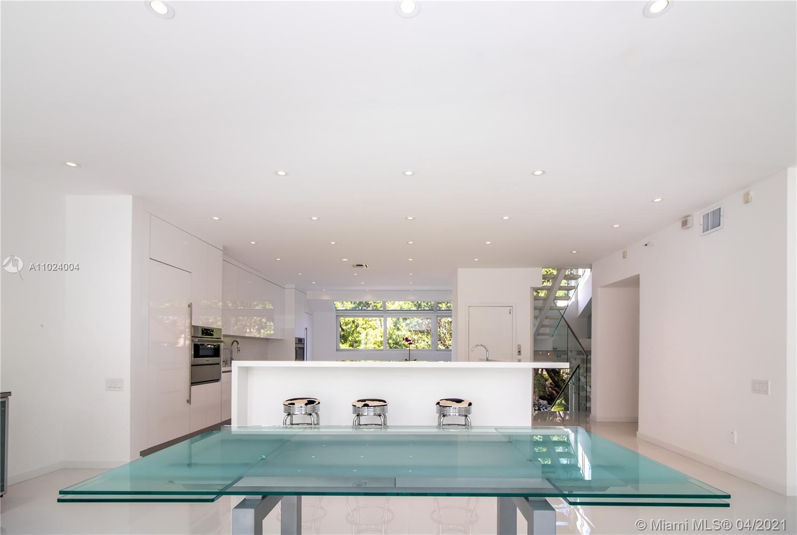 2000 S Bayshore Dr #5 Miami, FL 33133