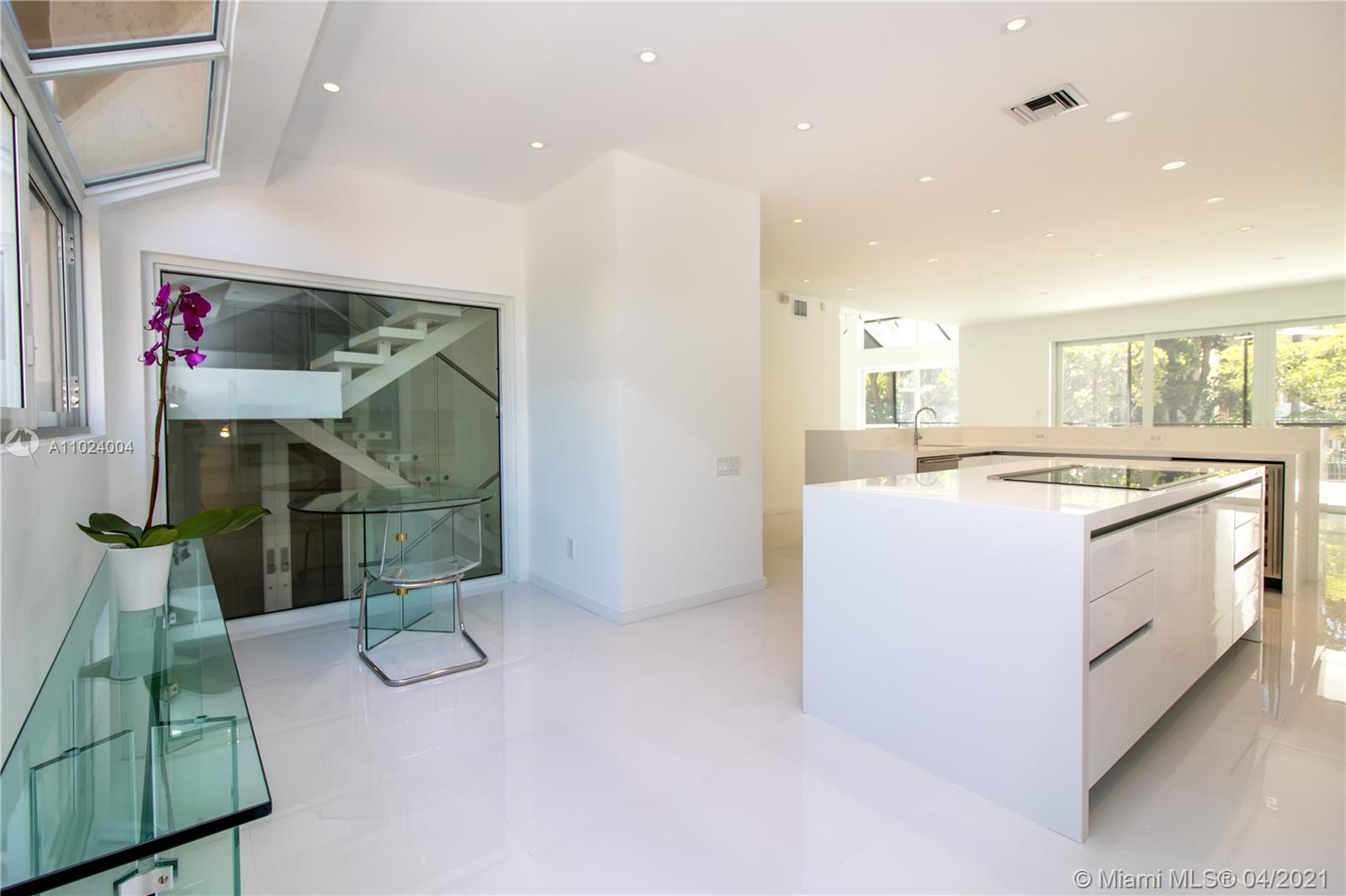 2000 S Bayshore Dr #5 Miami, FL 33133