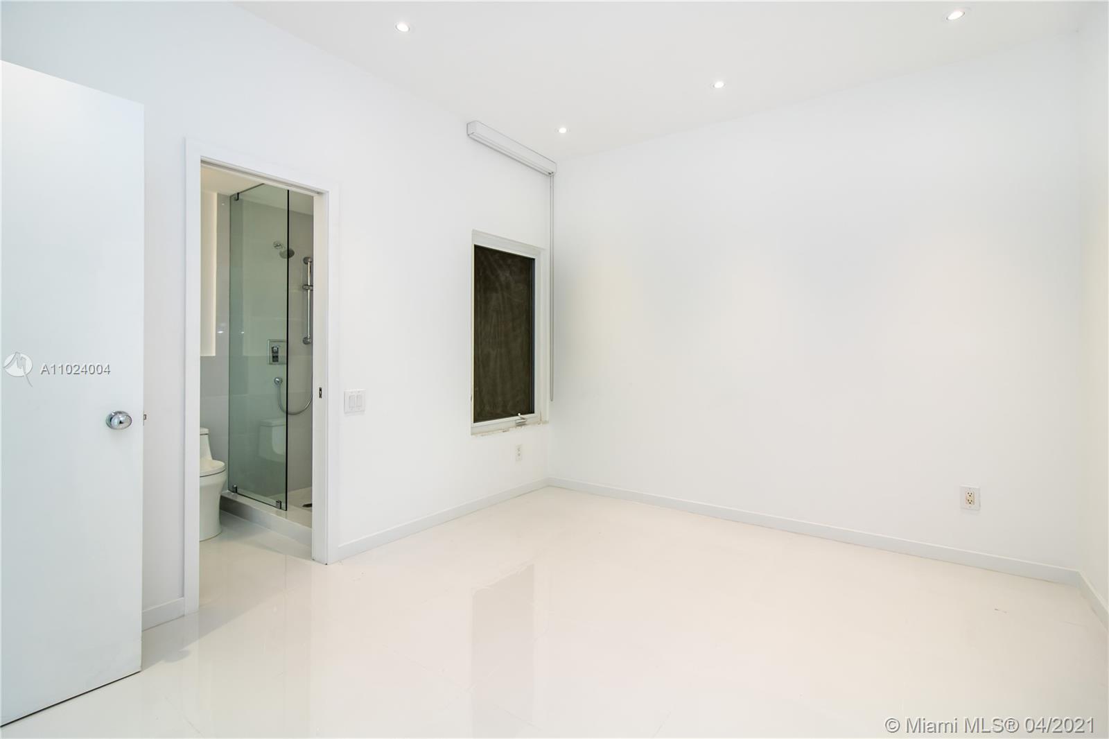 2000 S Bayshore Dr #5 Miami, FL 33133