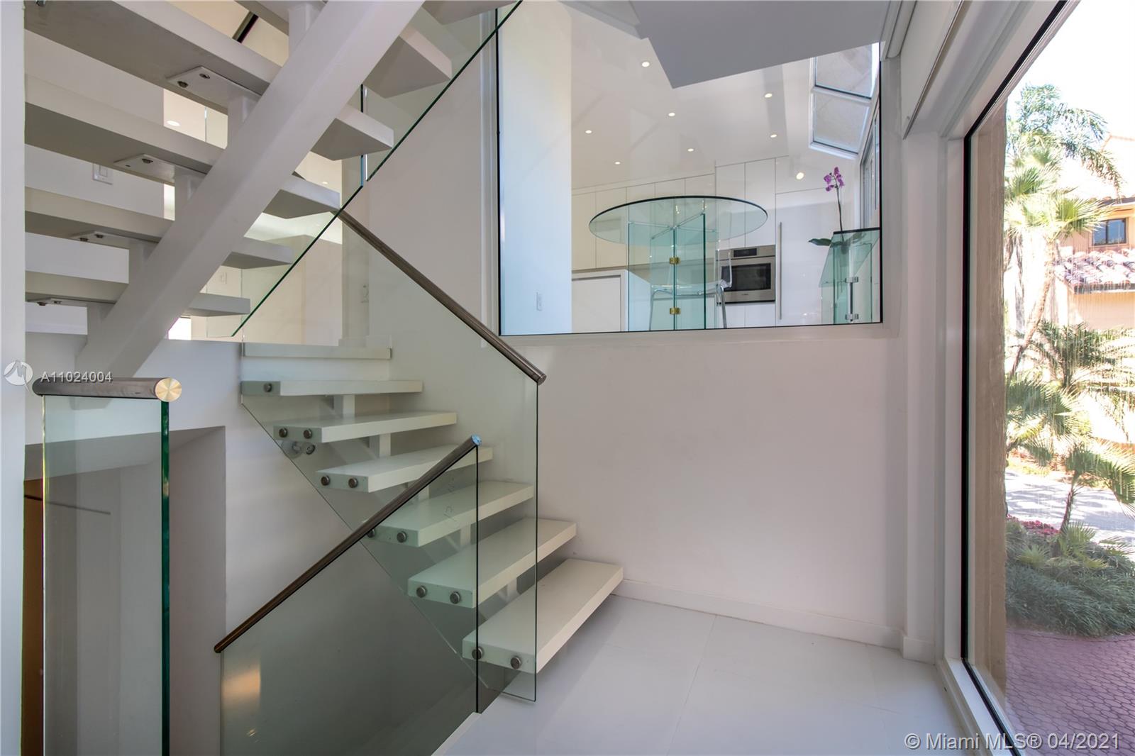 2000 S Bayshore Dr #5 Miami, FL 33133