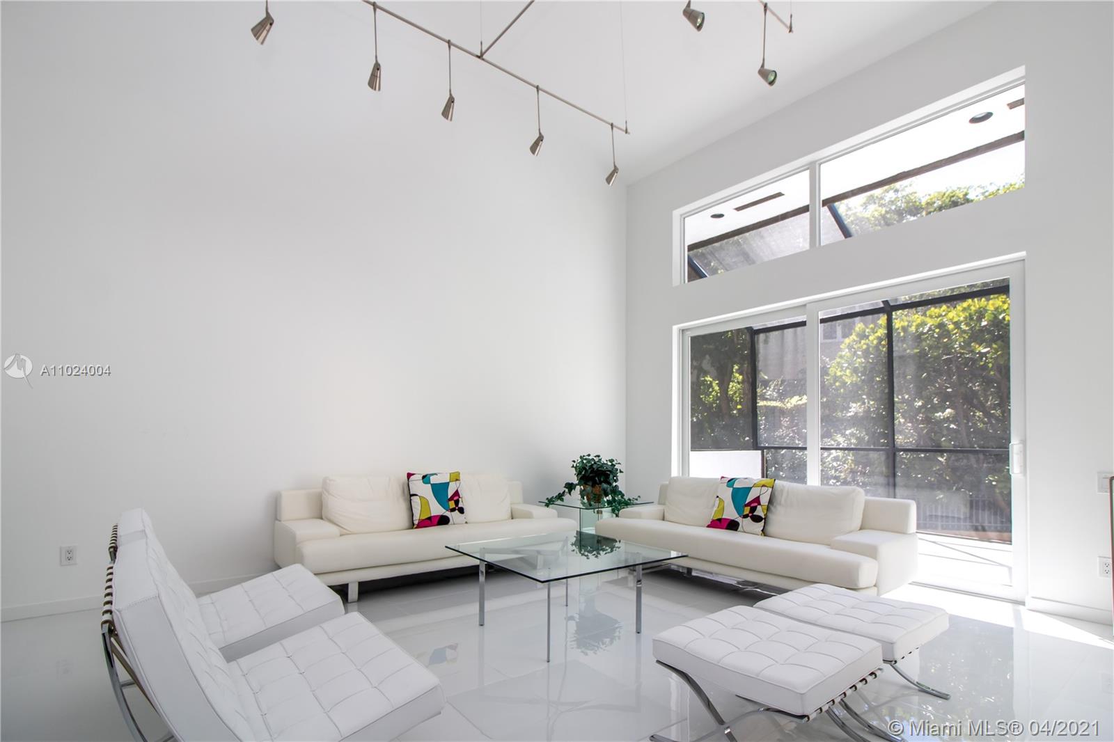 2000 S Bayshore Dr #5 Miami, FL 33133