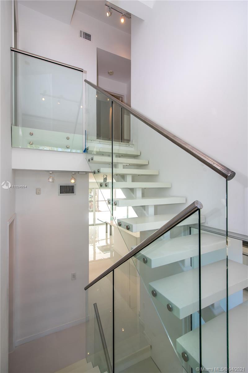 2000 S Bayshore Dr #5 Miami, FL 33133