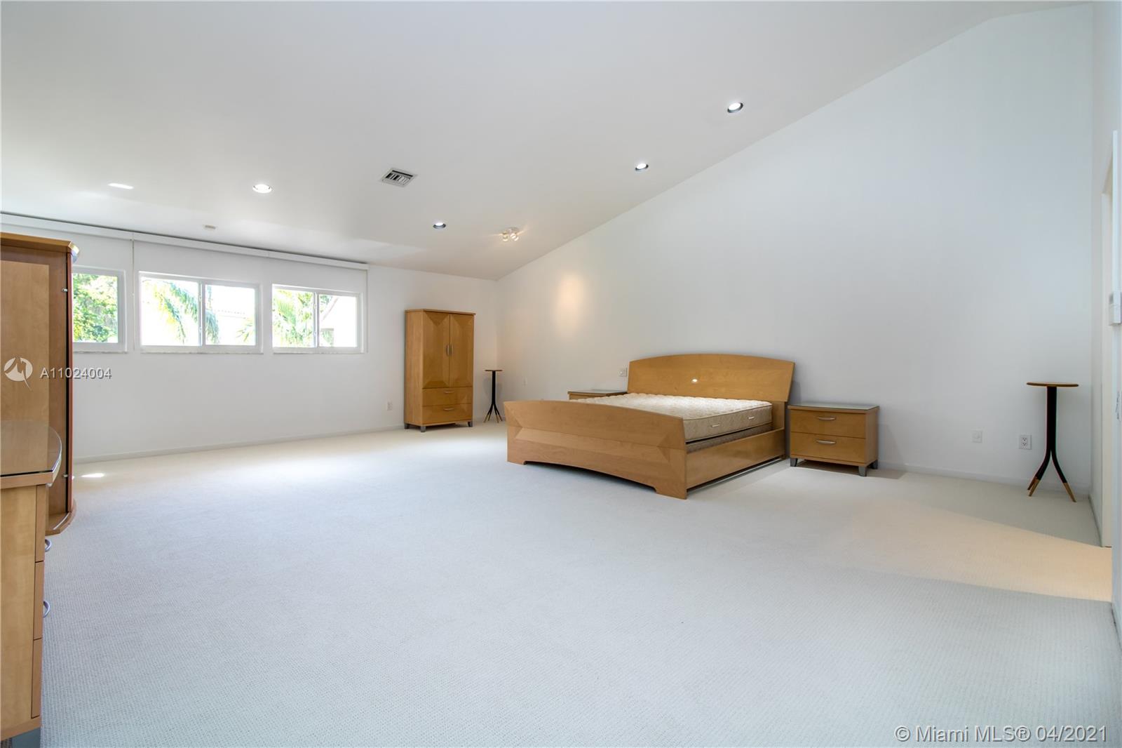 2000 S Bayshore Dr #5 Miami, FL 33133