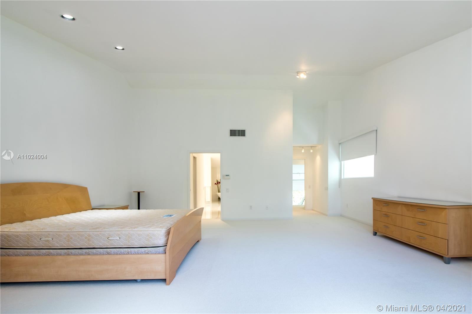 2000 S Bayshore Dr #5 Miami, FL 33133