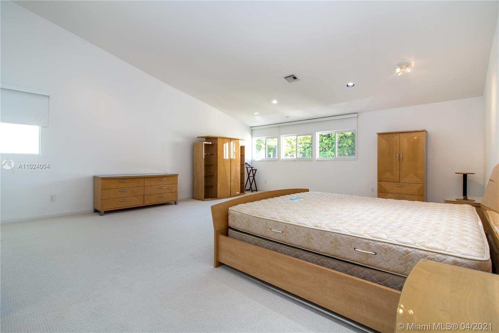 2000 S Bayshore Dr #5 Miami, FL 33133