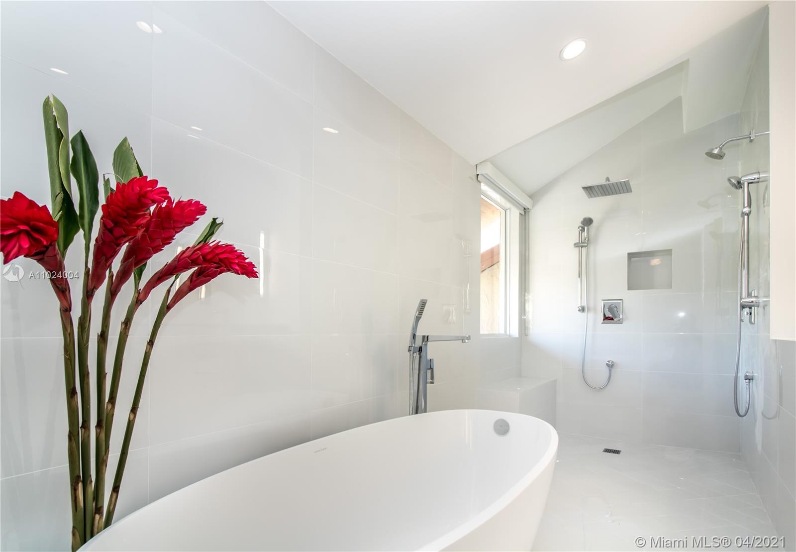 2000 S Bayshore Dr #5 Miami, FL 33133