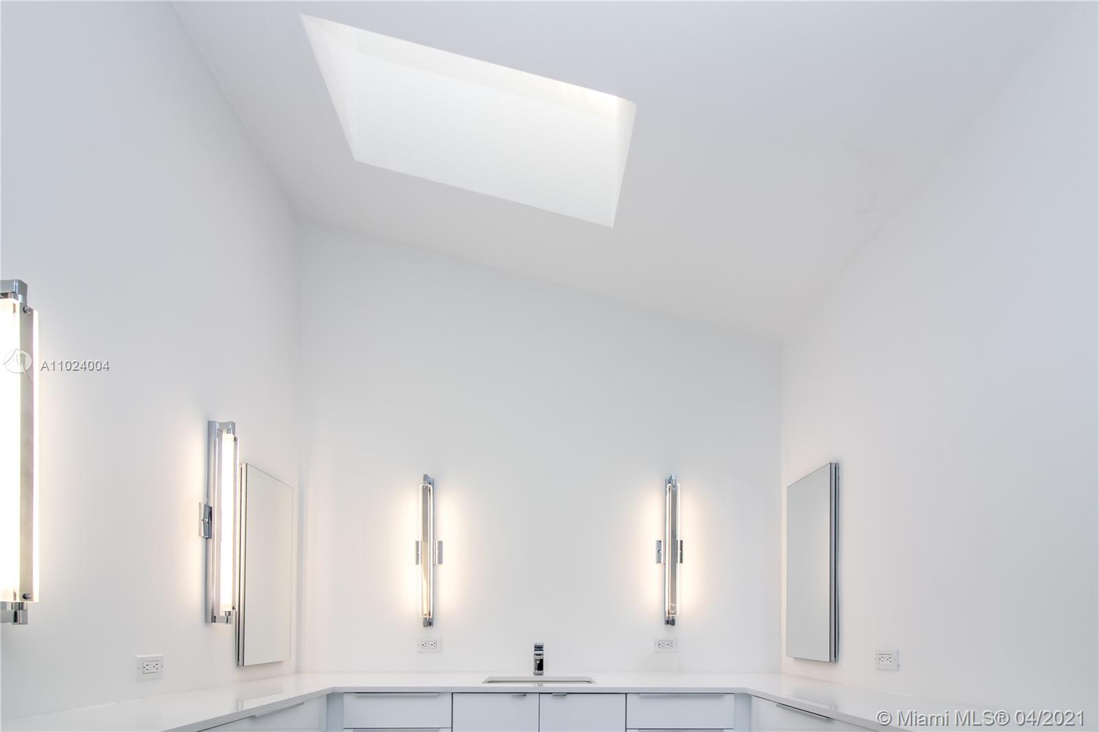 2000 S Bayshore Dr #5 Miami, FL 33133