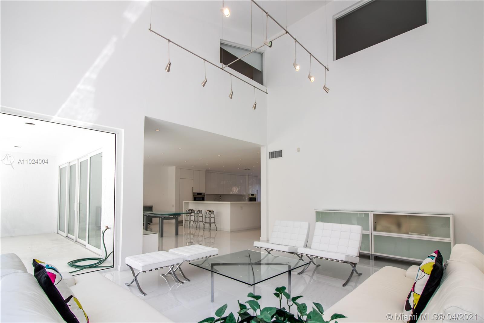 2000 S Bayshore Dr #5 Miami, FL 33133