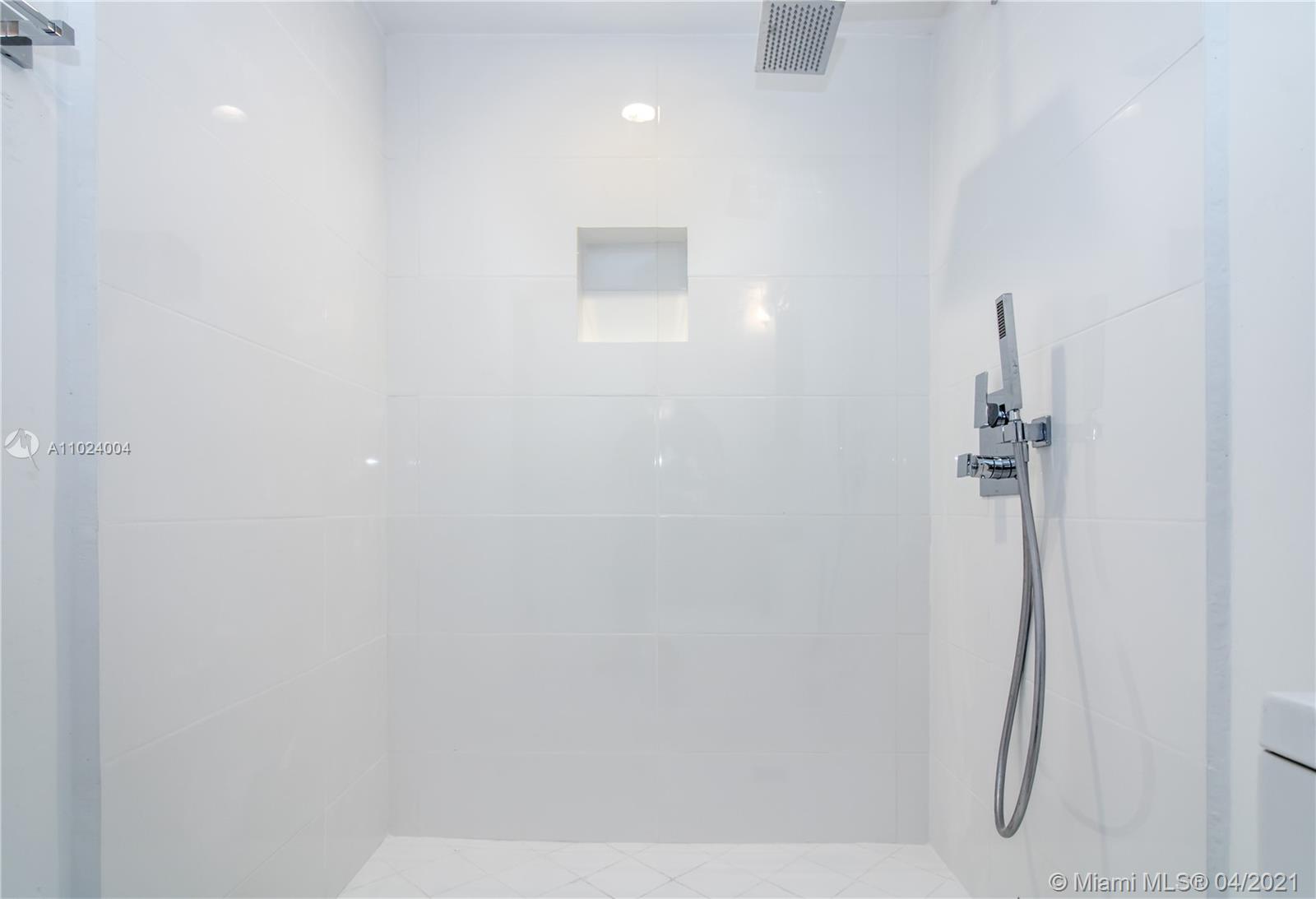 2000 S Bayshore Dr #5 Miami, FL 33133