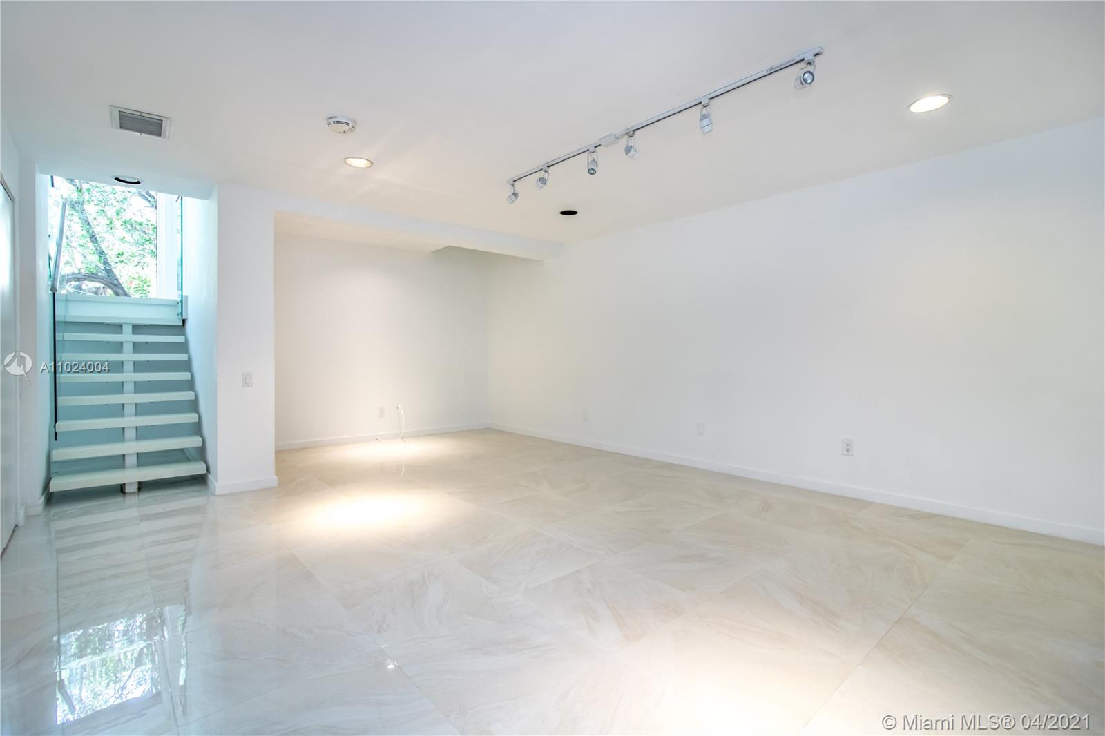 2000 S Bayshore Dr #5 Miami, FL 33133