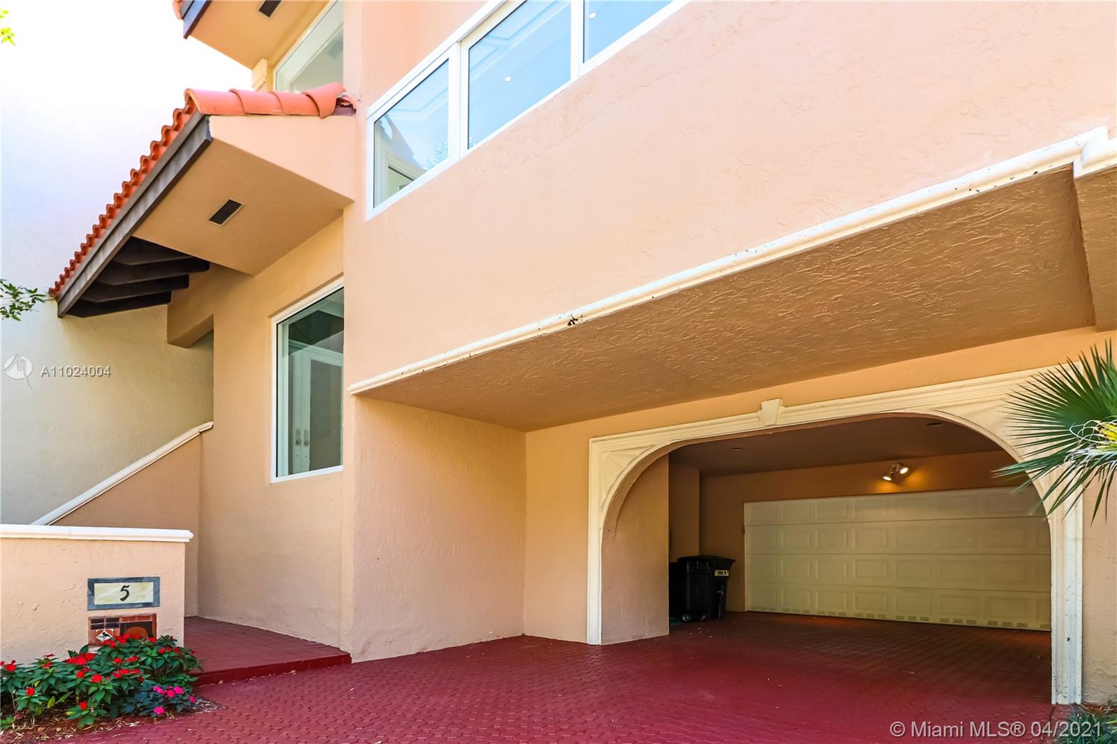 2000 S Bayshore Dr #5 Miami, FL 33133