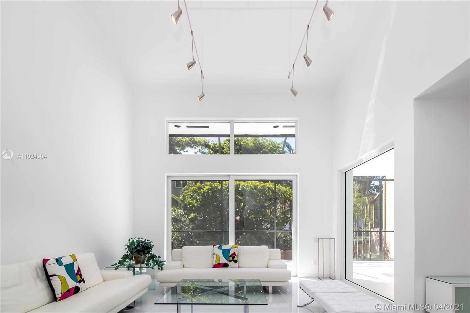 2000 S Bayshore Dr #5 Miami, FL 33133