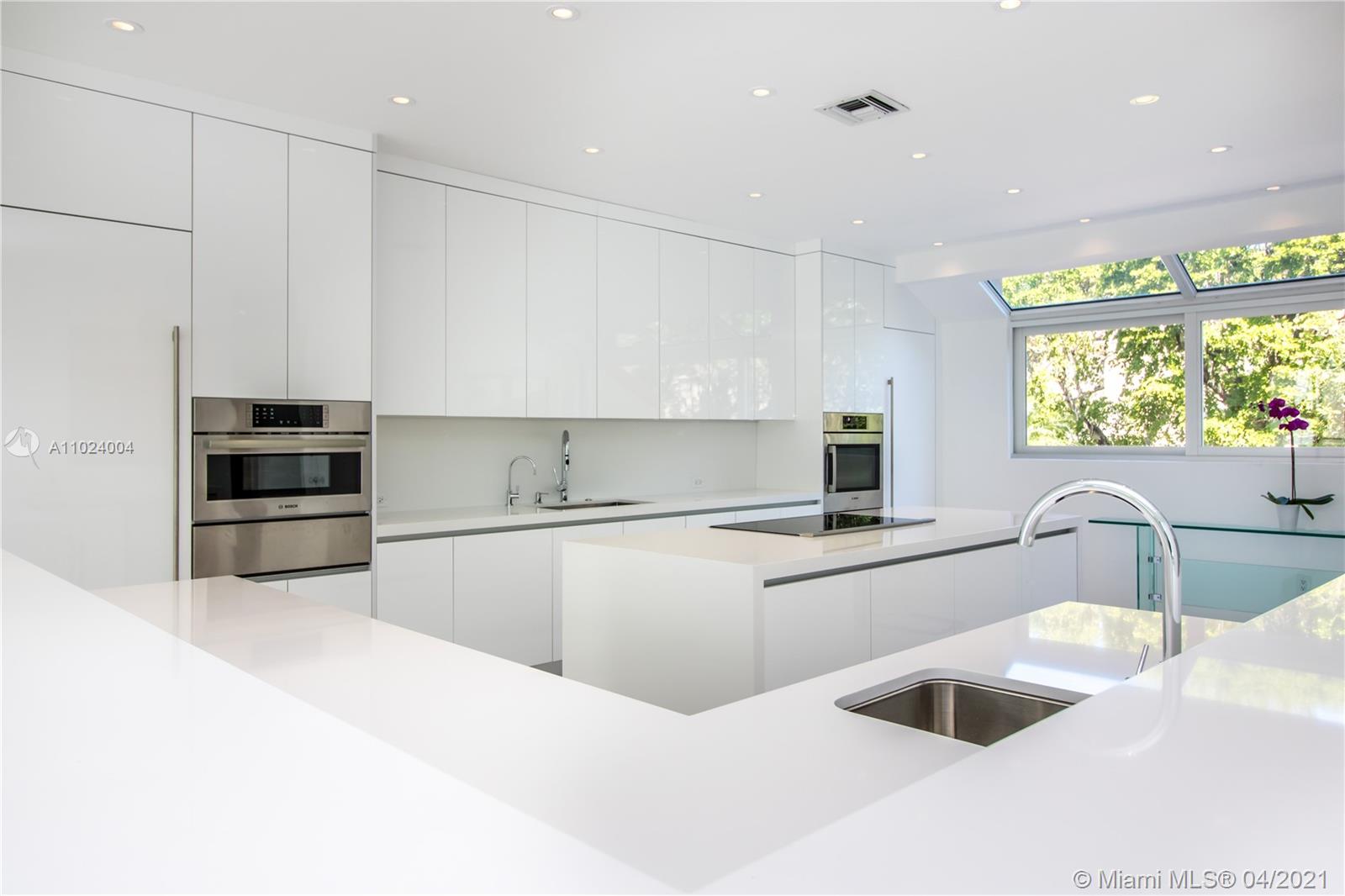 2000 S Bayshore Dr #5 Miami, FL 33133