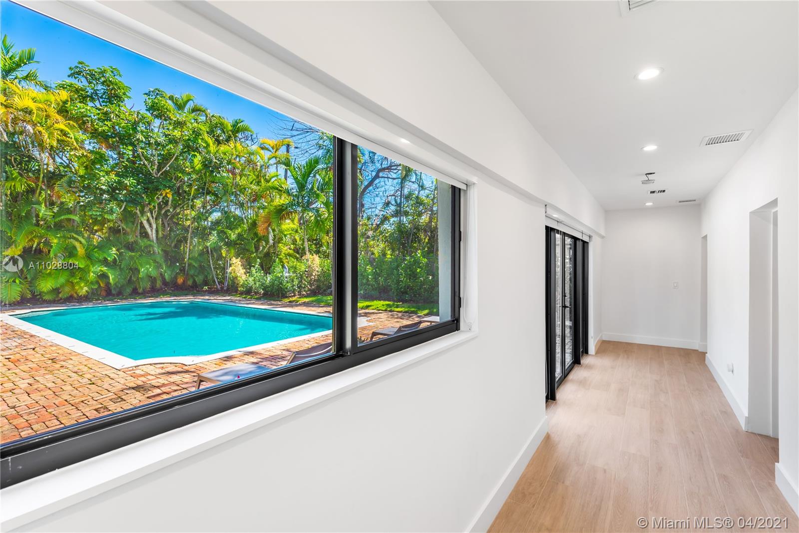 3125 Pine Tree Dr Miami Beach, FL 33140