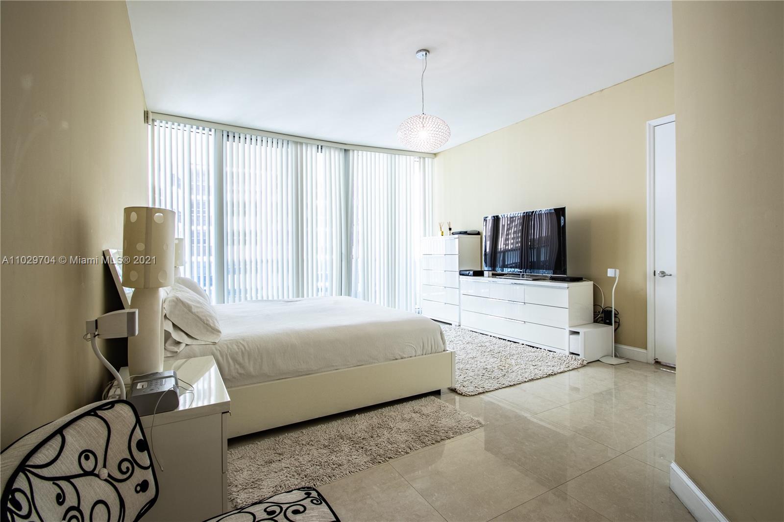 5959 Collins Ave #1008 Miami Beach, FL 33140