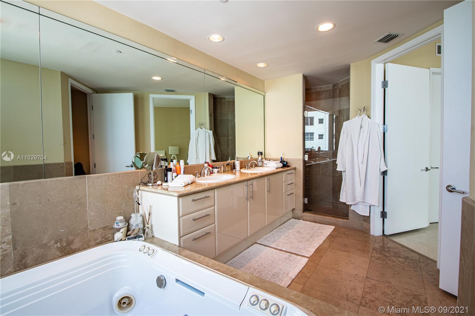 5959 Collins Ave #1008 Miami Beach, FL 33140