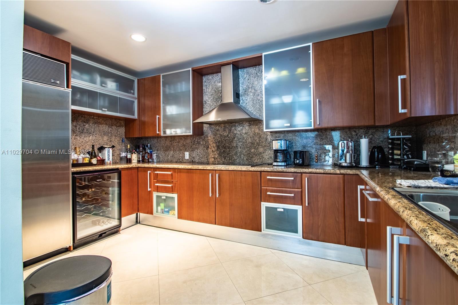 5959 Collins Ave #1008 Miami Beach, FL 33140