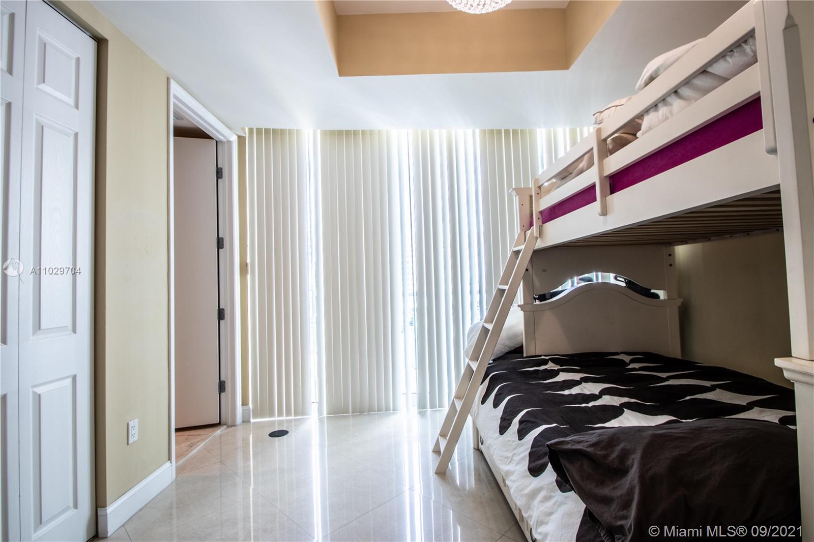 5959 Collins Ave #1008 Miami Beach, FL 33140