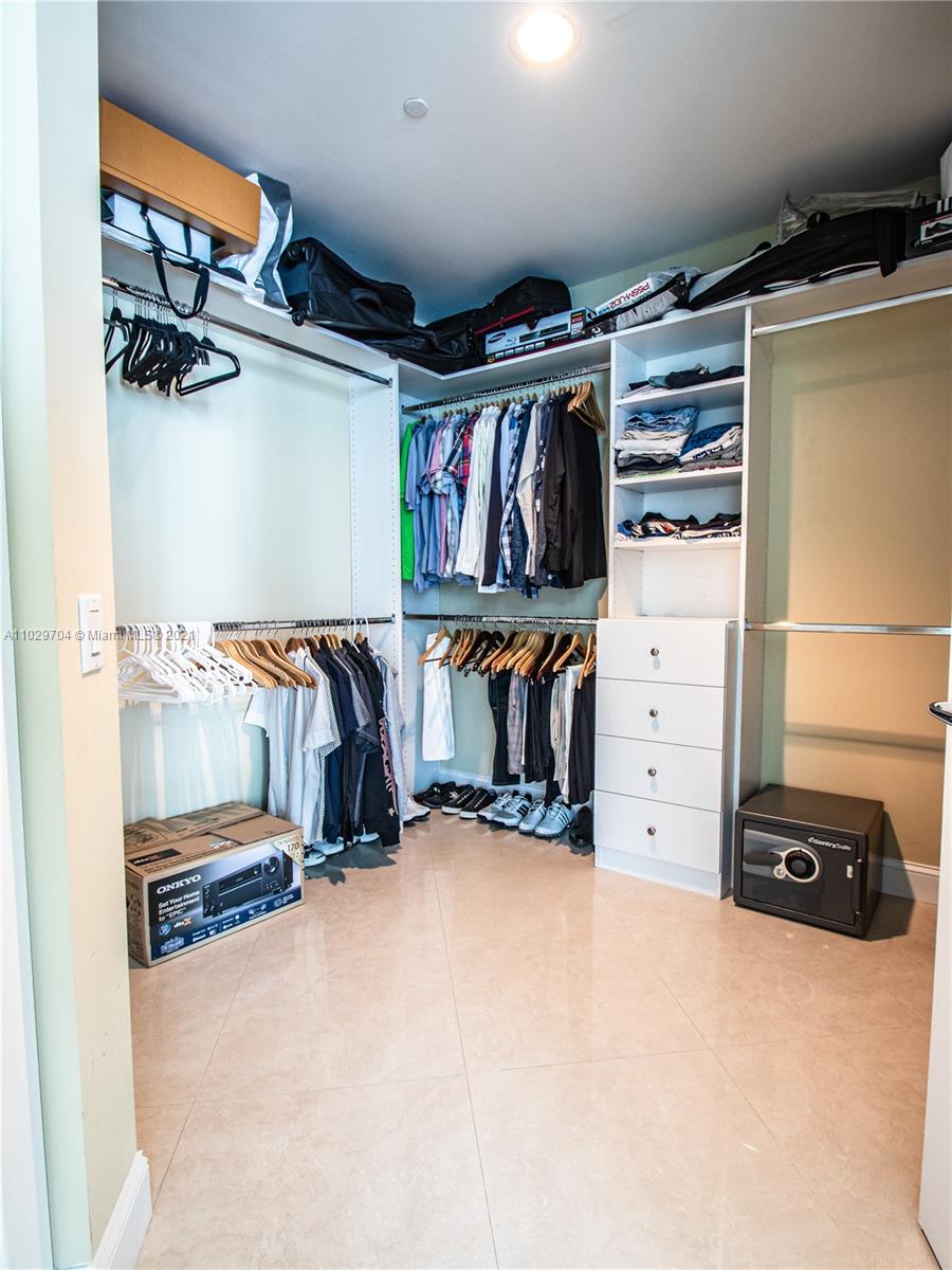 5959 Collins Ave #1008 Miami Beach, FL 33140