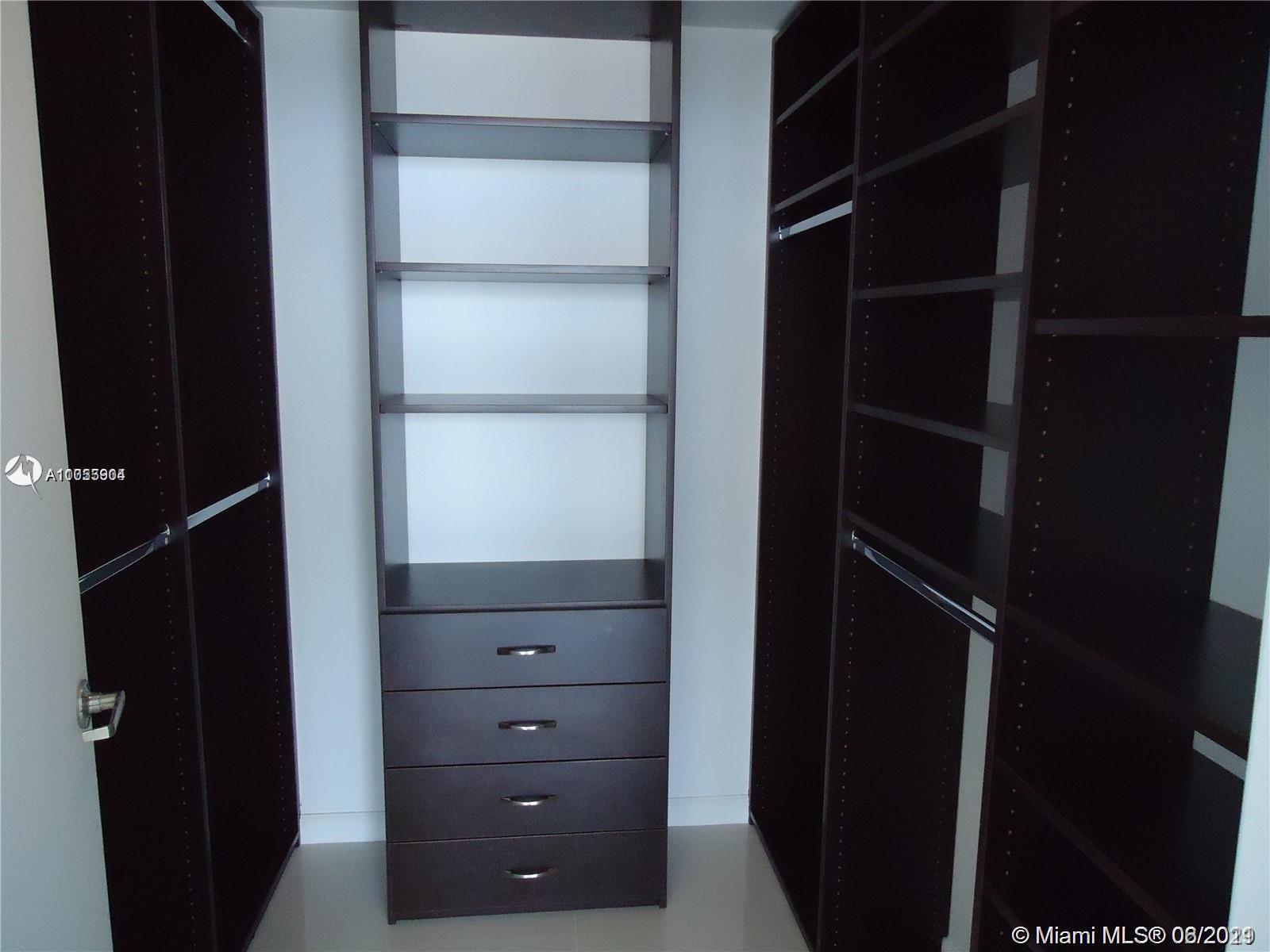 image ICON BRICKELL NO TWO7