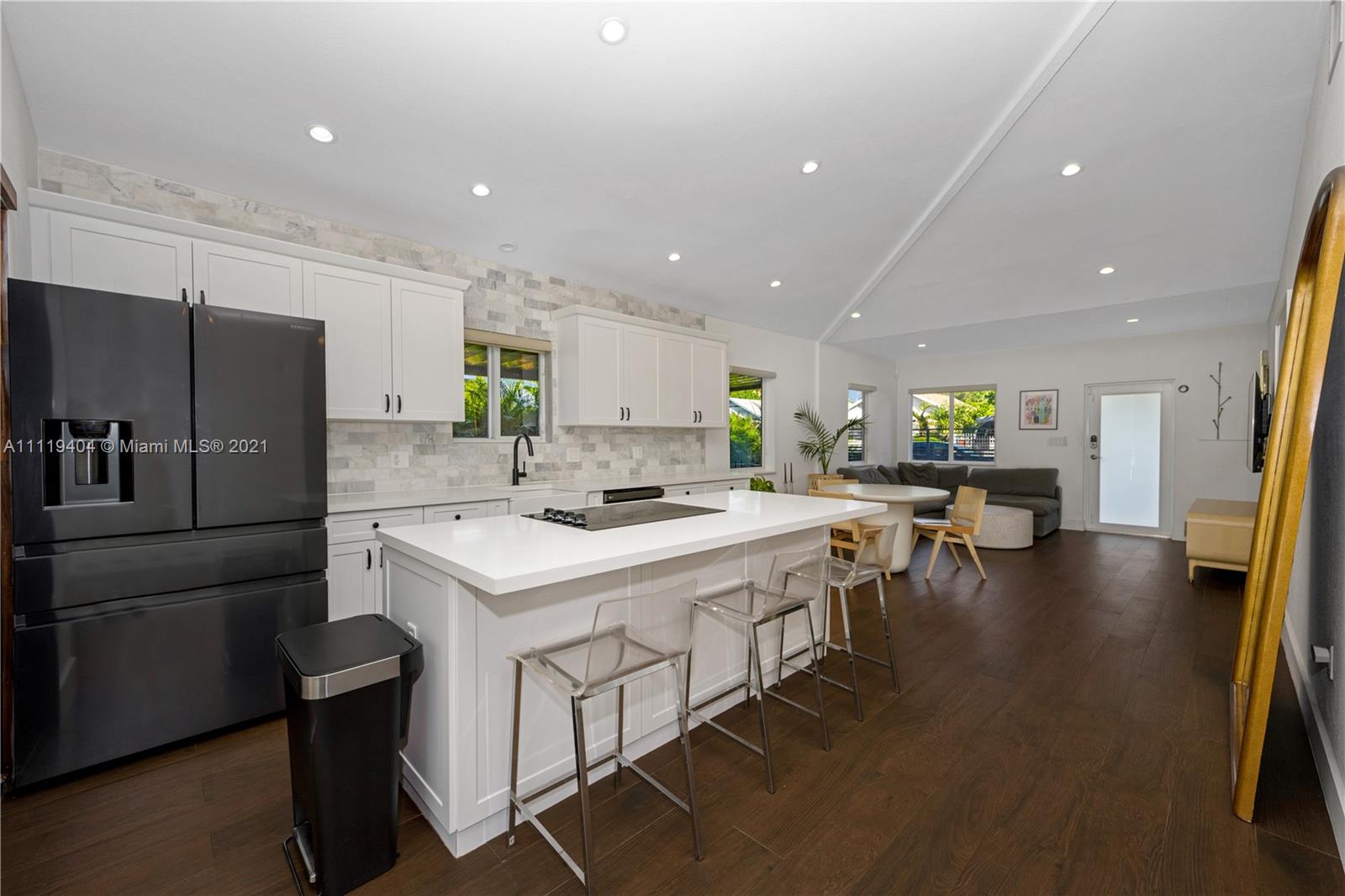 230 NW 48th St