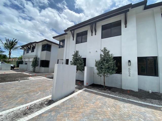 6634 SW 84th St