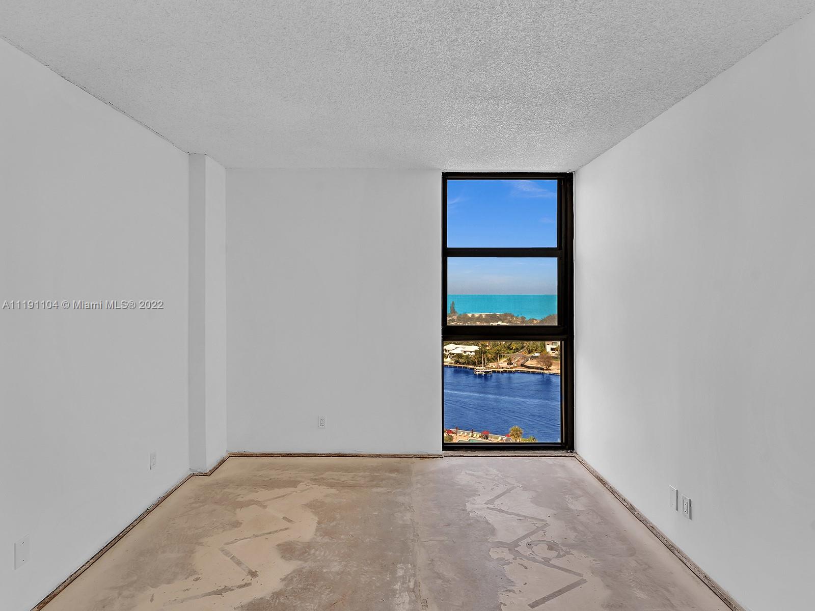 image Hamptons West12